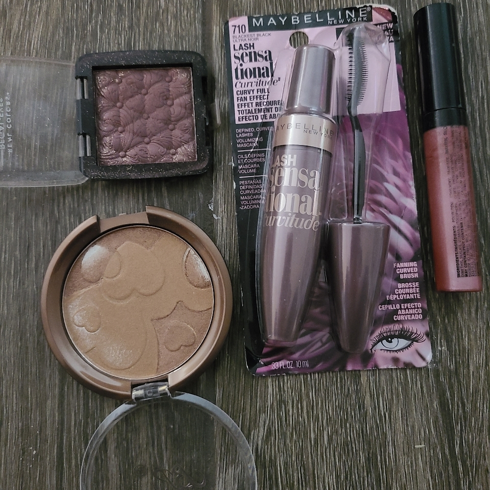 Makeup bundle